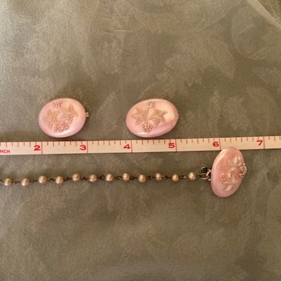 VTG Sweater Clip and Earrings - Picture 7 of 8